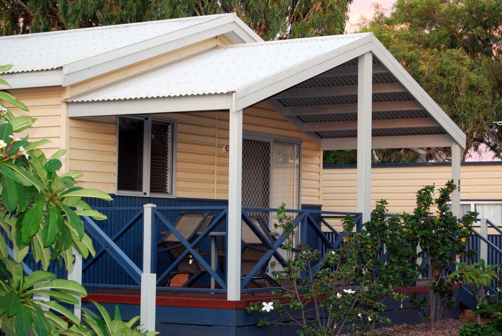 Hotel Coral Coast Tourist Park Carnarvon Habitación foto